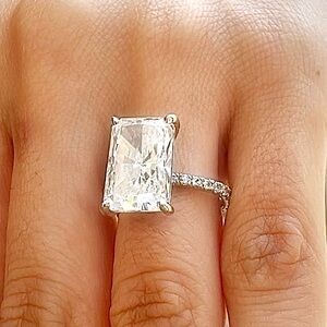 GORGEOUS 6.03 carat diamond engagement ring 💍 by Ilene Joy. IGI certified!